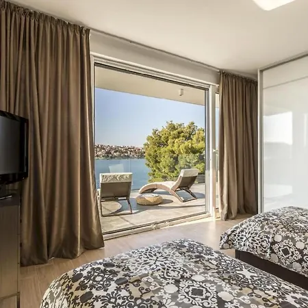 Sea View Rogoznica Villa *